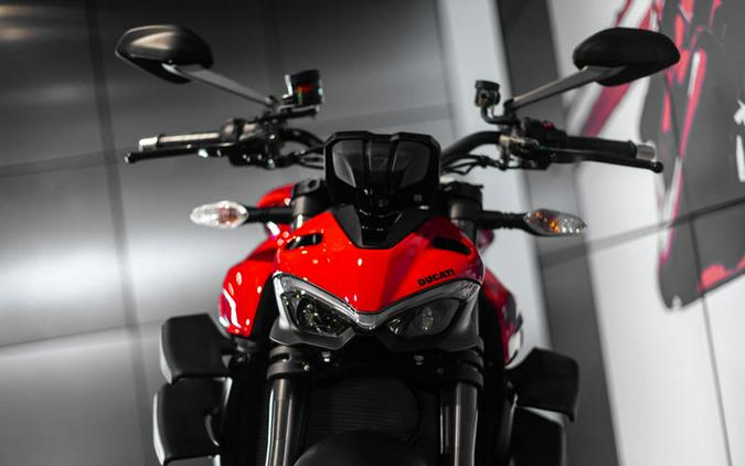 2024 Ducati Streetfighter V4 Red