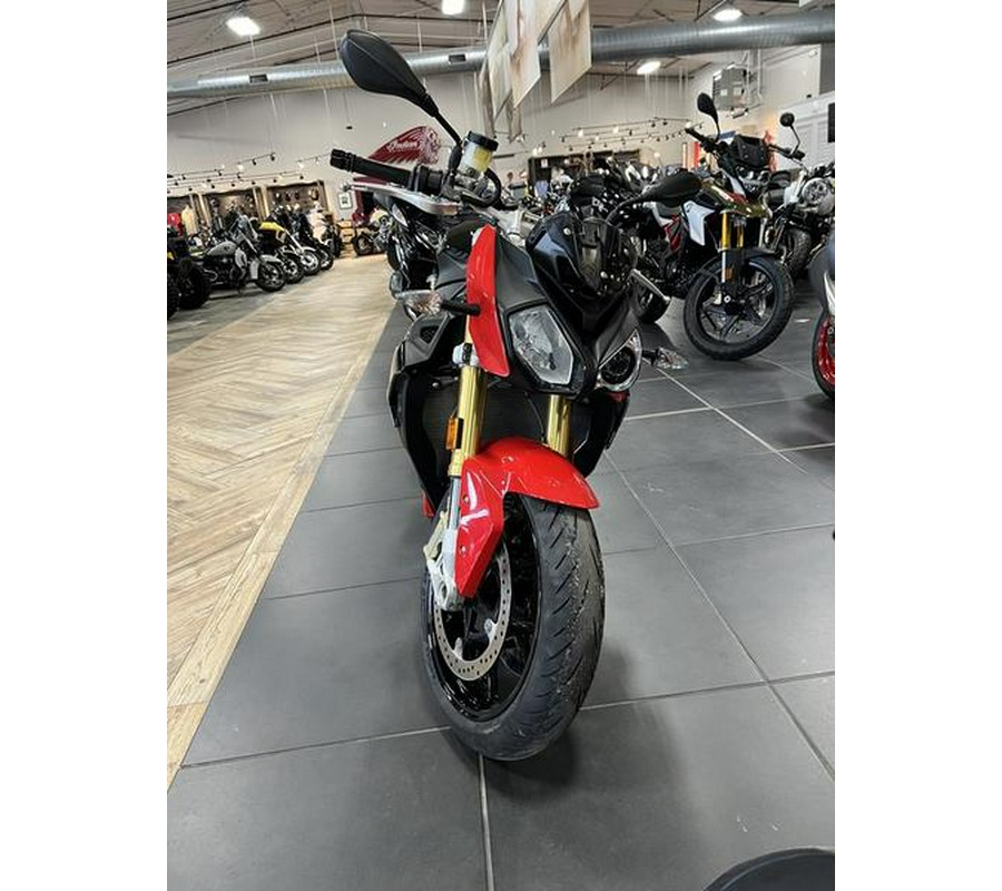 2019 BMW S 1000 R Racing Red / Black Storm Metallic