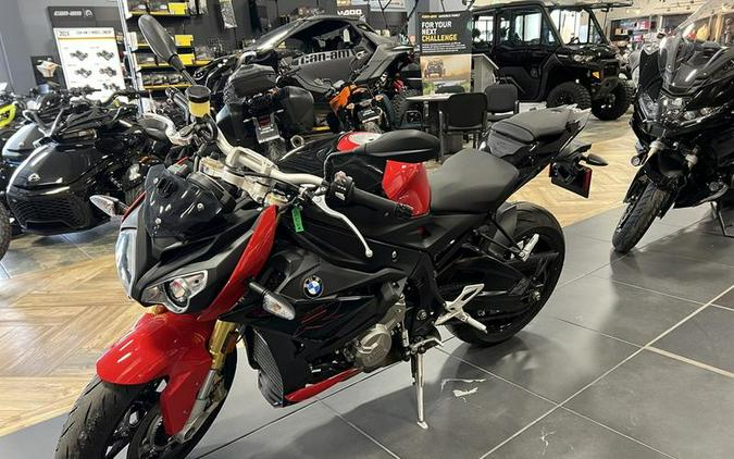 2019 BMW S 1000 R Racing Red / Black Storm Metallic