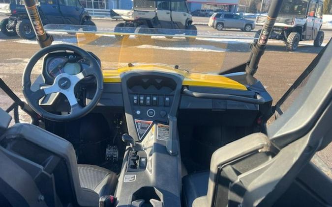 2014 Can-Am® Commander™ XT-P 1000