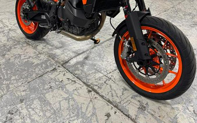 2024 KTM 890 SMT
