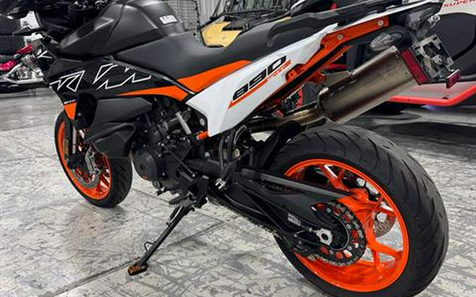 2024 KTM 890 SMT