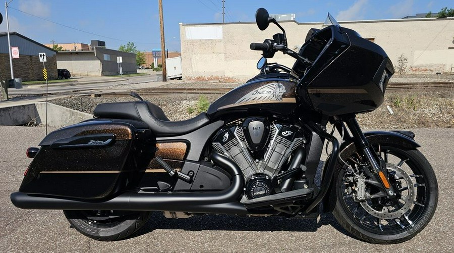 2024 Indian Motorcycle® Challenger Dark Horse®