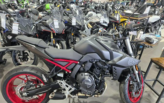 2025 SUZUKI GSX-8S