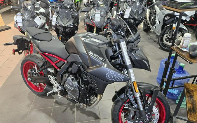 2025 SUZUKI GSX-8S