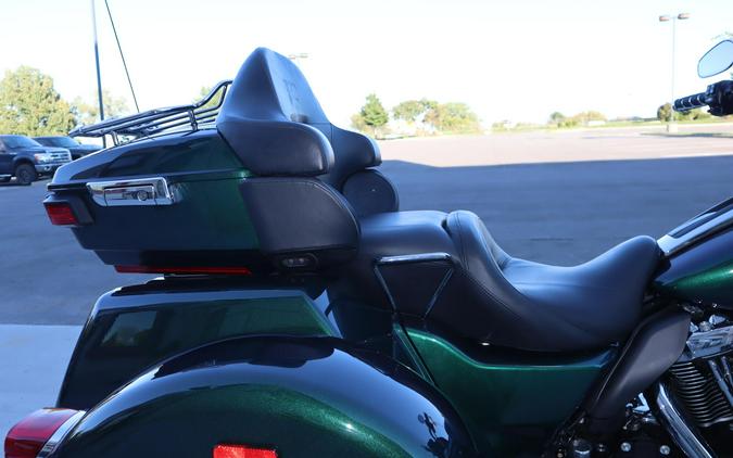 2021 Harley-Davidson Tri Glide Ultra (FLHTCUTG)