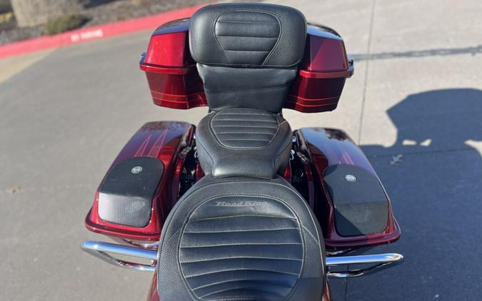 2013 Harley-Davidson® CVO™ Road King® FLHRSE5 BURGUNDY BLAZE 954435