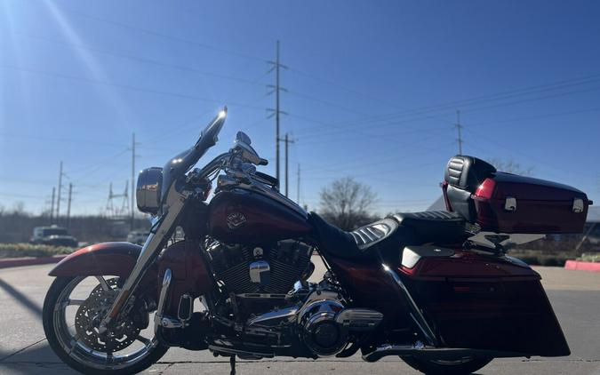 2013 Harley-Davidson® CVO™ Road King® FLHRSE5 BURGUNDY BLAZE 954435