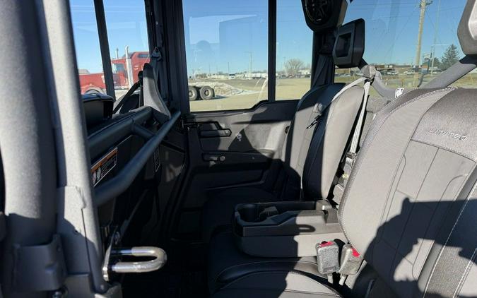 2026 Can-Am® Defender MAX Limited HD11 Desert Tan & Carbon Black