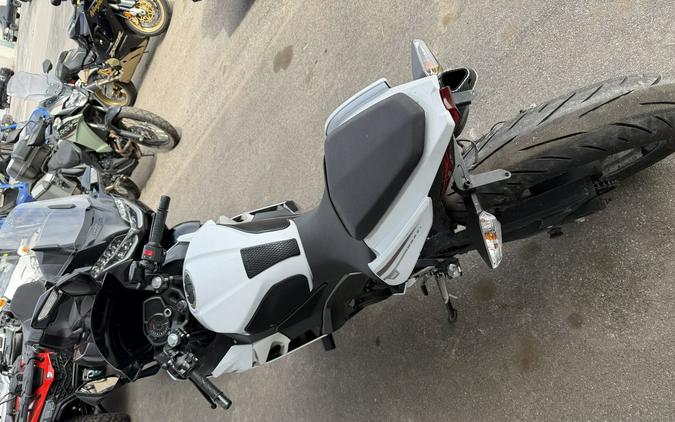 2023 Kawasaki Ninja® 400 Base