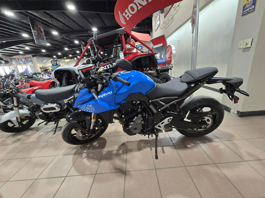 2025 SUZUKI GSX-8S