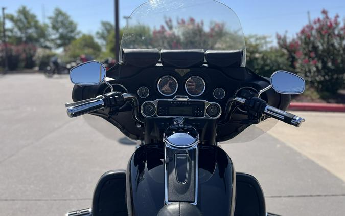 2006 Harley-Davidson® FLHTCUI Electra Glide® Ultra Classic® BLACK PEACE OFFICER 673974