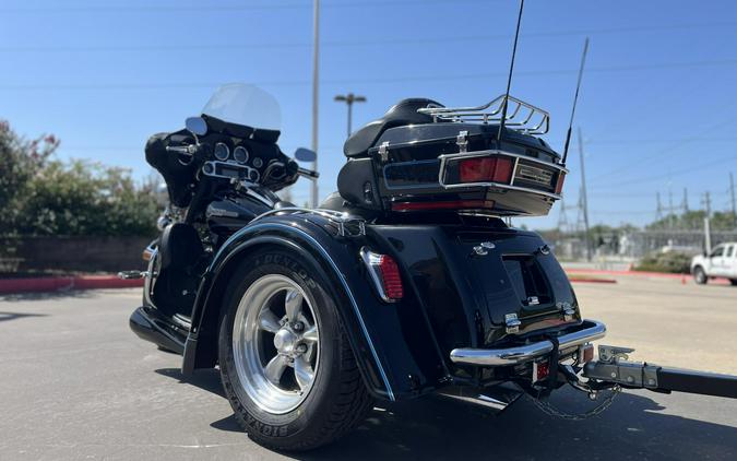 2006 Harley-Davidson® FLHTCUI Electra Glide® Ultra Classic® BLACK PEACE OFFICER 673974