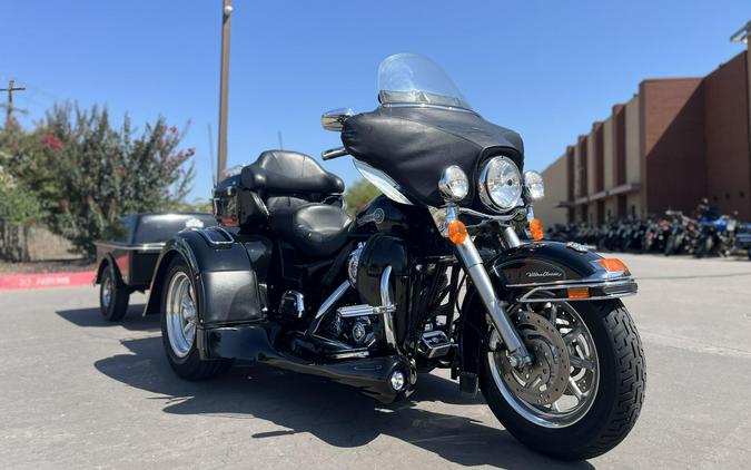 2006 Harley-Davidson® FLHTCUI Electra Glide® Ultra Classic® BLACK PEACE OFFICER 673974