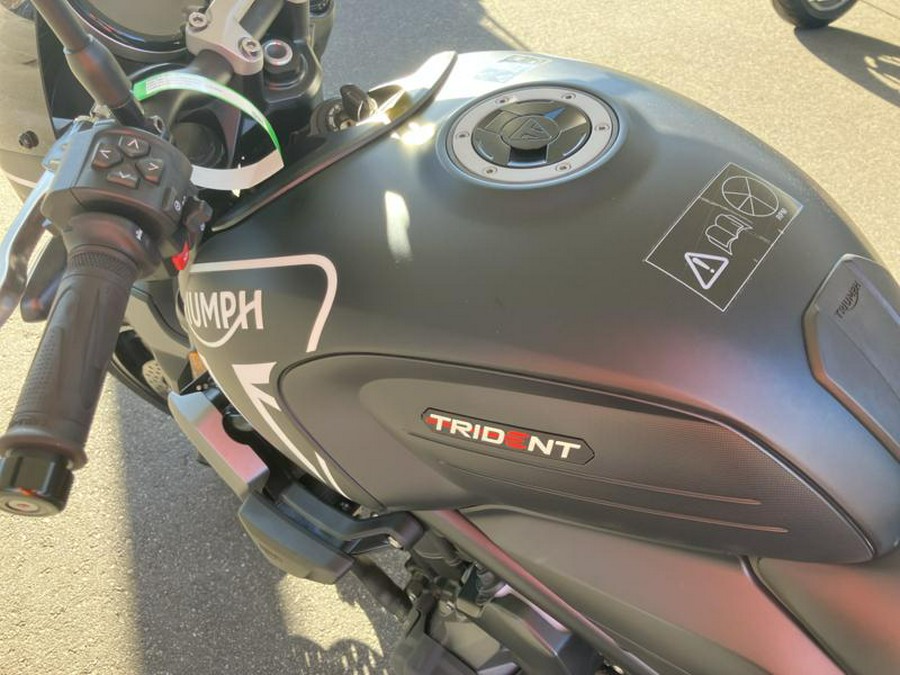 2024 Triumph Trident 660 Sapphire Black