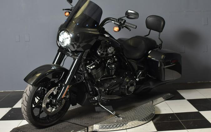 2025 Harley-Davidson Road King Special Vivid Black FLHRXS