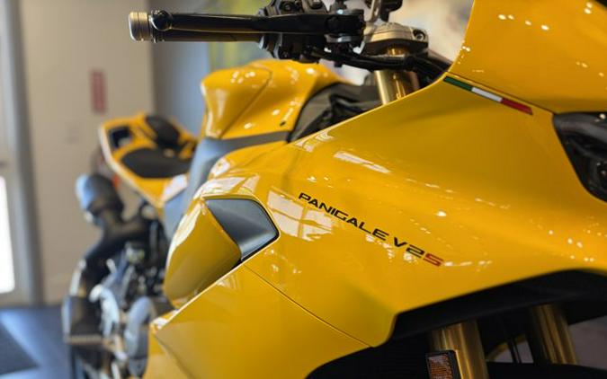 2026 Ducati PANIGALE V2 S