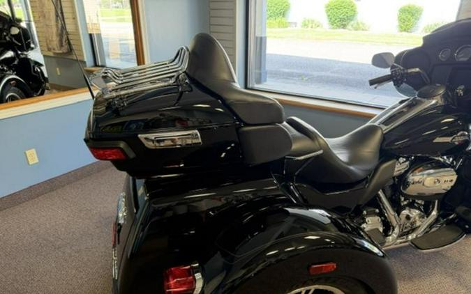 2022 Harley-Davidson® FLHTCUTG - Tri Glide® Ultra