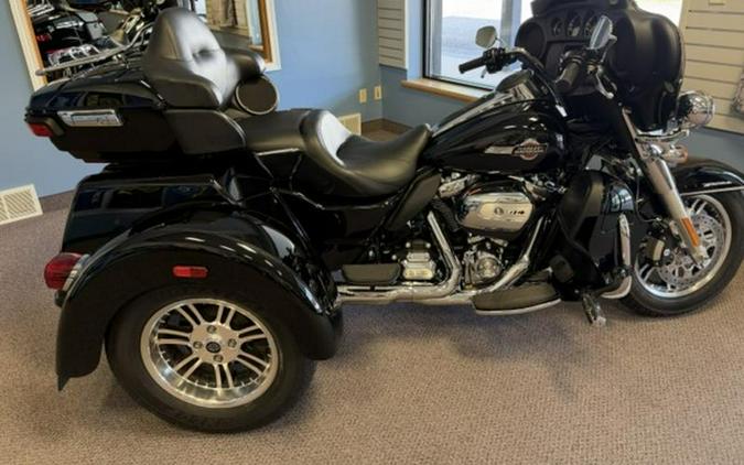 2022 Harley-Davidson® FLHTCUTG - Tri Glide® Ultra