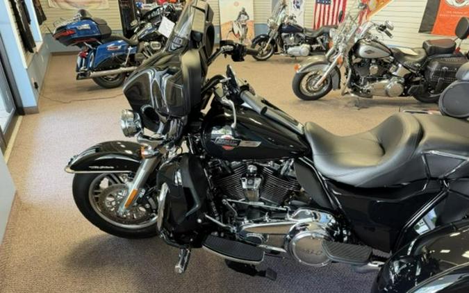 2022 Harley-Davidson® FLHTCUTG - Tri Glide® Ultra