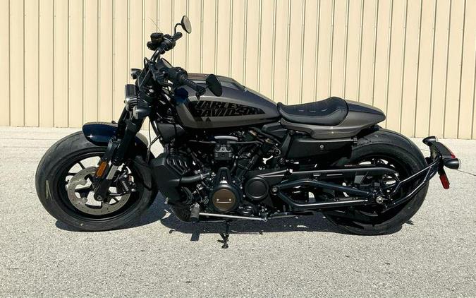 2022 Harley-Davidson Sportster S Review [w/ Mid-Control Kit]