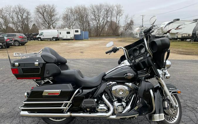 2010 Harley-Davidson Ultra Classic Electra Glide - VIVID BLACK