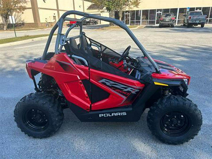2026 Polaris RZR 200 EFI