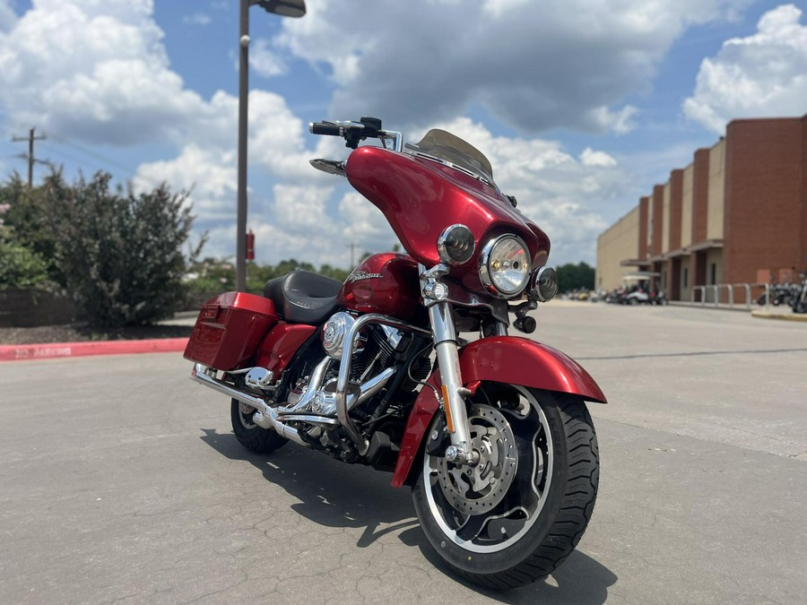 2013 Harley-Davidson® FLHX Street Glide® EMBR RED SUNGLO 667974