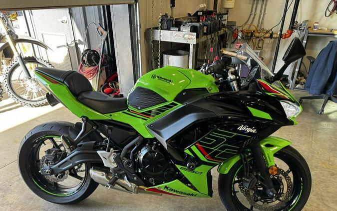 2023 Kawasaki Ninja 650 Review [14 Fast Facts]