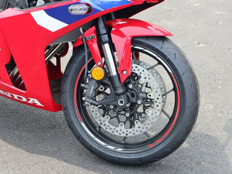 2025 Honda CBR650R E-Clutch