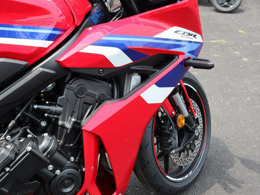 2025 Honda CBR650R E-Clutch