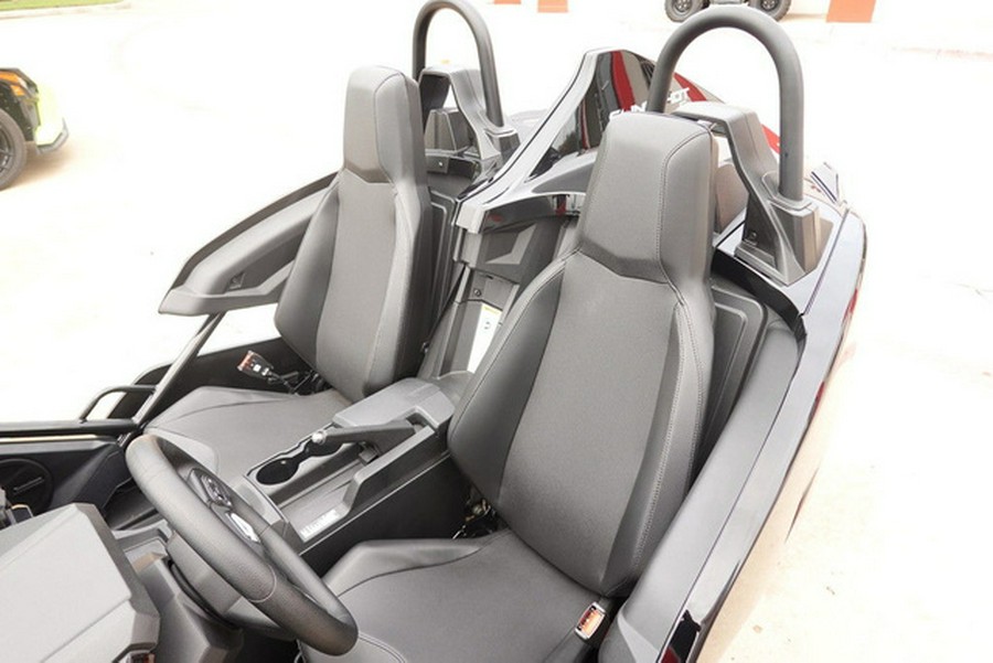 2023 Polaris Slingshot SLINGSHOT S With Technology Package 1