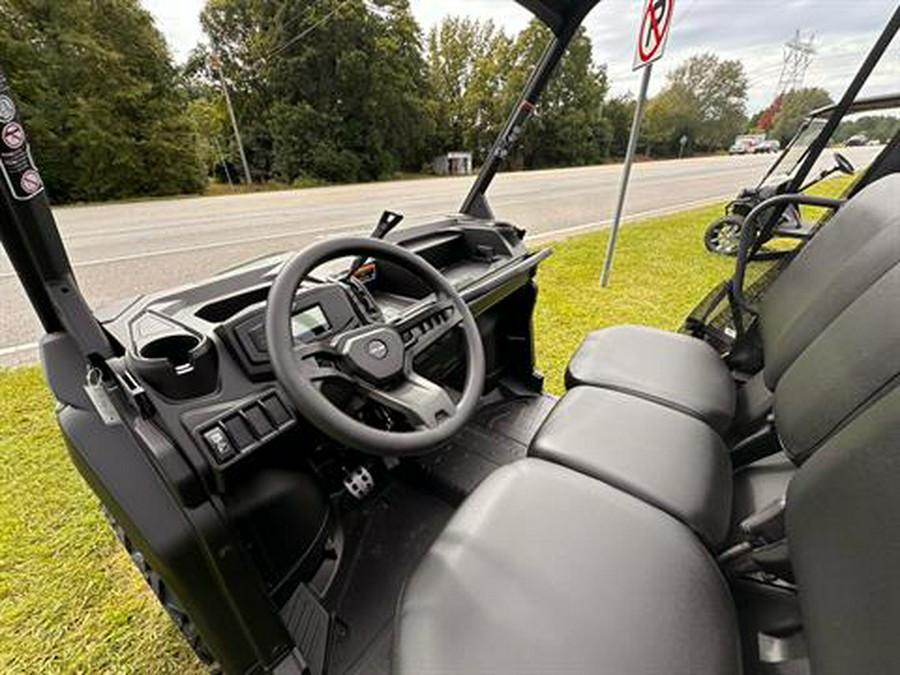 2025 Can-Am Defender HD7