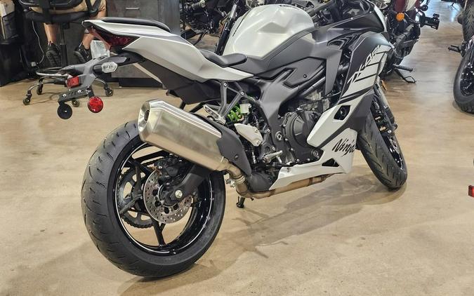 2025 Kawasaki Ninja® ZX™-4RR ABS