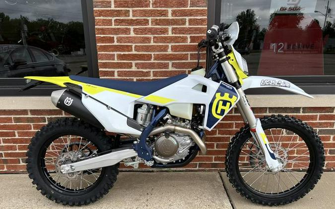 2023 Husqvarna FE 450 First Look [6 Fast Facts – New Model]