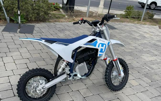 2024 Husqvarna® EE 5