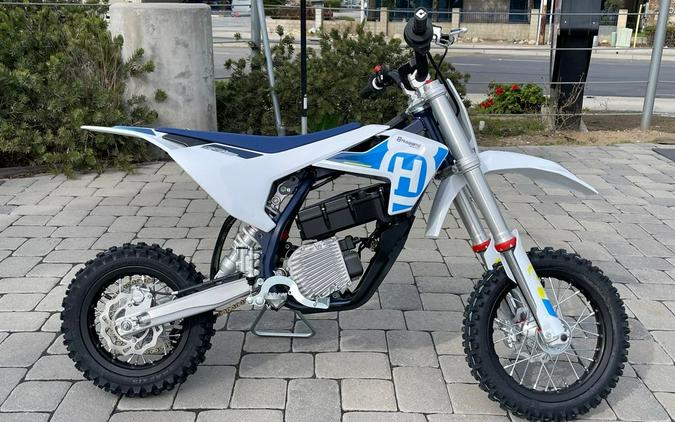 2024 Husqvarna® EE 5