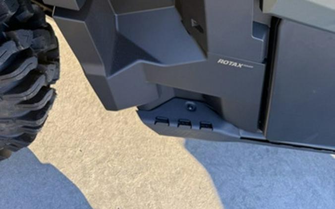 2026 Can-Am Defender MAX X Mr HD11 With Half-Doors