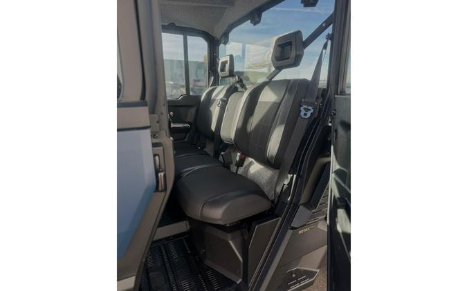 2026 Can-Am DEF MAX XT CAB HD11 9FTJ