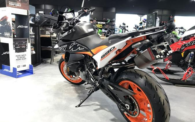 2024 KTM 890 SMT