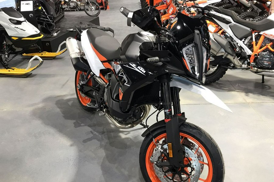 2024 KTM 890 SMT