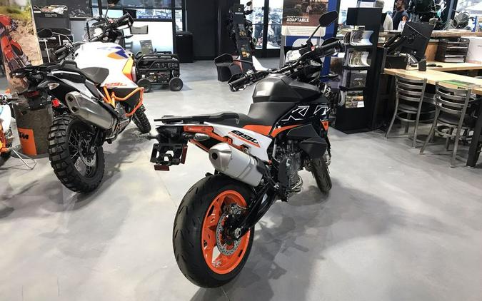 2024 KTM 890 SMT