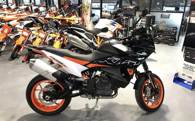 2024 KTM 890 SMT