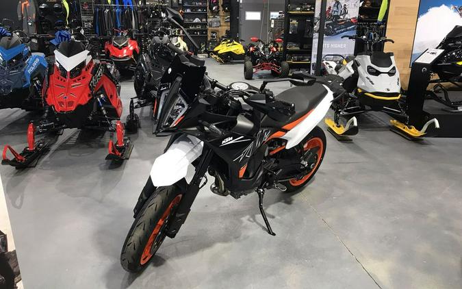 2024 KTM 890 SMT