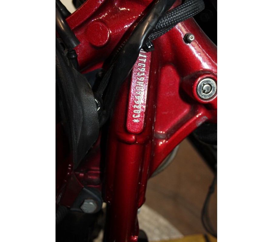 Harley-Davidson® CVO™ Pro Street Breakout® 2017 FXSE 955203DT SF BLK/SCRD APL W/PINSTRIPE