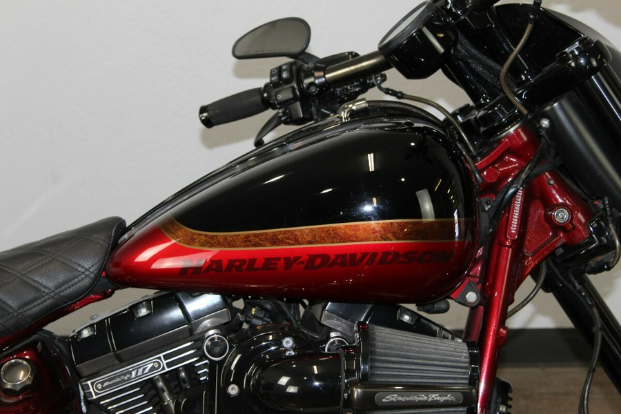 Harley-Davidson® CVO™ Pro Street Breakout® 2017 FXSE 955203DT SF BLK/SCRD APL W/PINSTRIPE