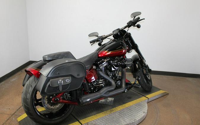 Harley-Davidson® CVO™ Pro Street Breakout® 2017 FXSE 955203DT SF BLK/SCRD APL W/PINSTRIPE