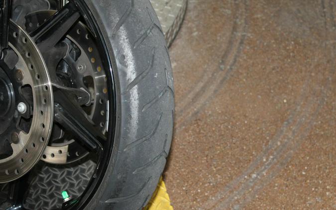 Harley-Davidson® CVO™ Pro Street Breakout® 2017 FXSE 955203DT SF BLK/SCRD APL W/PINSTRIPE