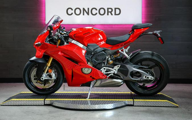 2025 Ducati Panigale V4 S