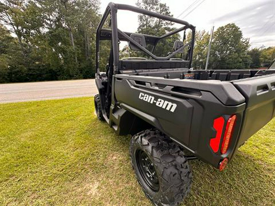 2025 Can-Am Defender HD7